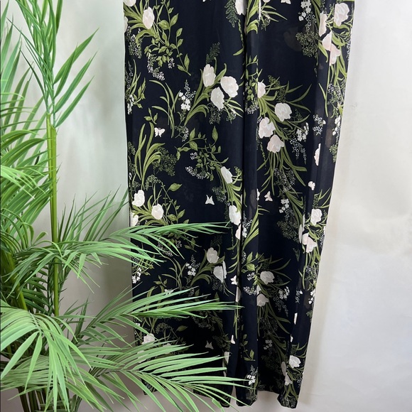 Reformation Lemongrass Jumpsuit Isabella Floral Plunge Black White - Picture 7 of 15